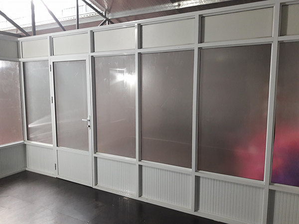 5 mẫu vách ngăn nhôm kính đẹp hiện nay - Ảnh 3.