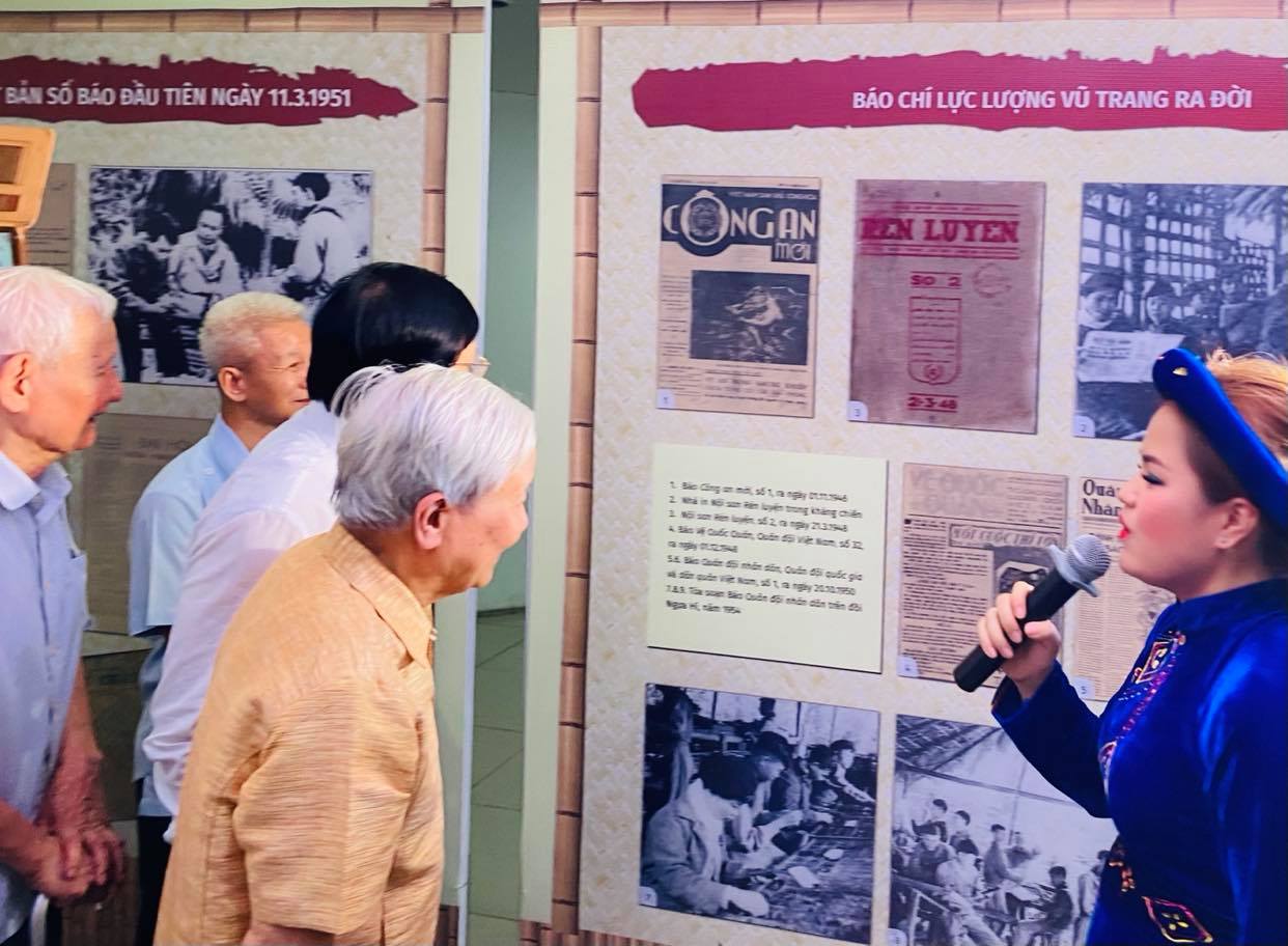Trưng b&agrave;y, tọa đ&agrave;m b&aacute;o ch&iacute; Việt Nam 1946-1954: Từ H&agrave; Nội đến chiến khu Việt Bắc - Ảnh 3.