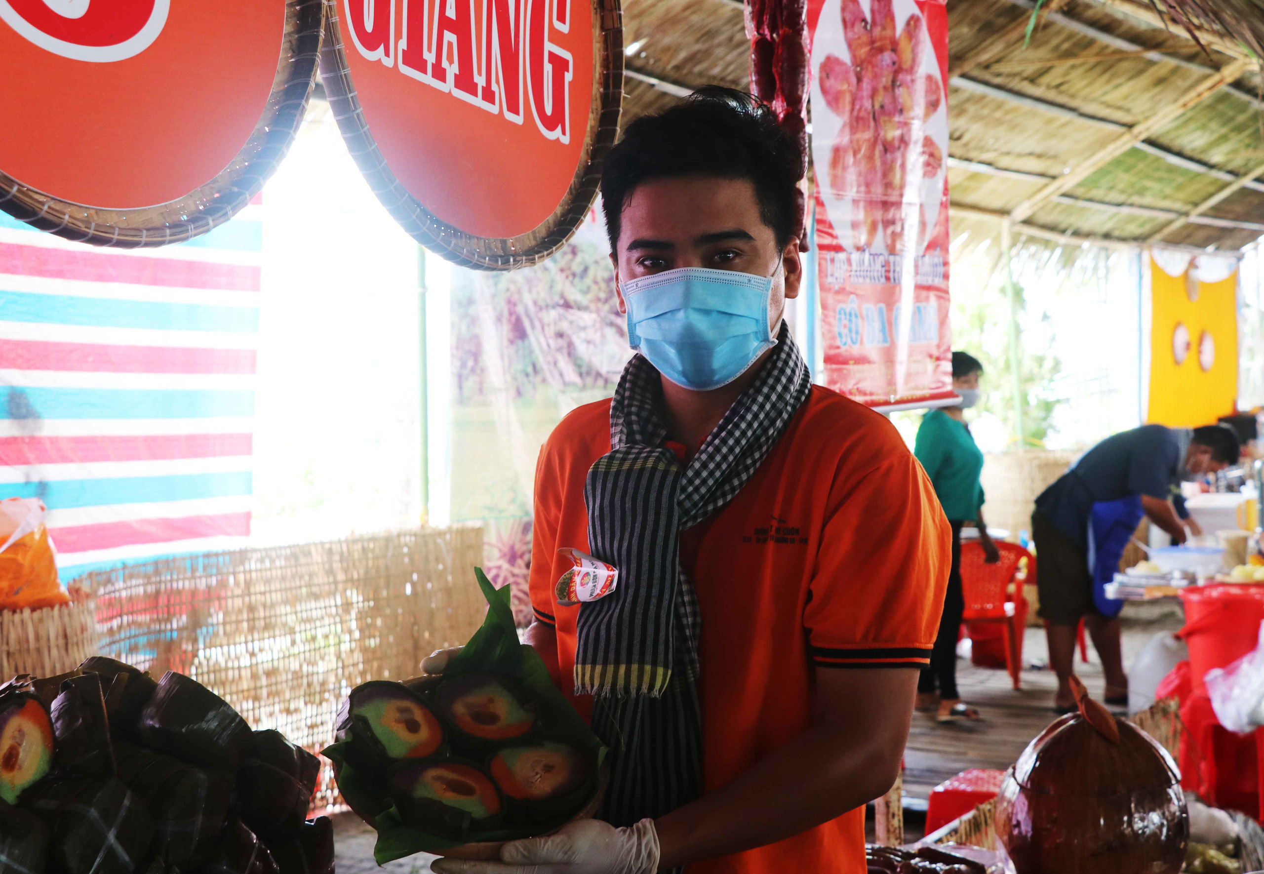 Đặc sắc b&aacute;nh &ldquo;phu th&ecirc;&rdquo; thể hiện chủ quyền biển đảo Việt Nam - Ảnh 10.