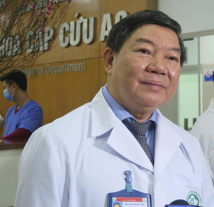 Vụ thổi gi&aacute; ở Bệnh viện Bạch Mai: Nguy&ecirc;n gi&aacute;m đốc bệnh viện nhận lại quả gần 400 triệu đồng - Ảnh 1.