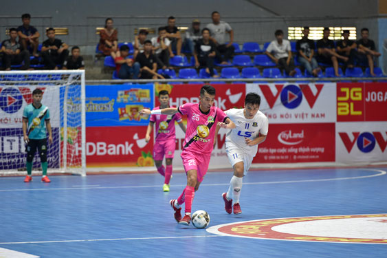 Giải Futsal HDBank: Kịch t&iacute;nh đua đầu bảng - Ảnh 1.
