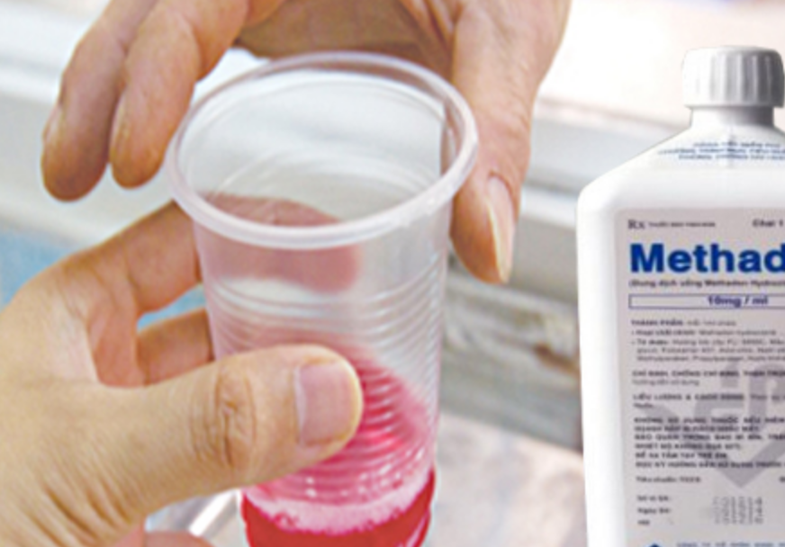 Tưởng Methadone là nước giải khát, nam sinh uống xong rơi vào hôn mê