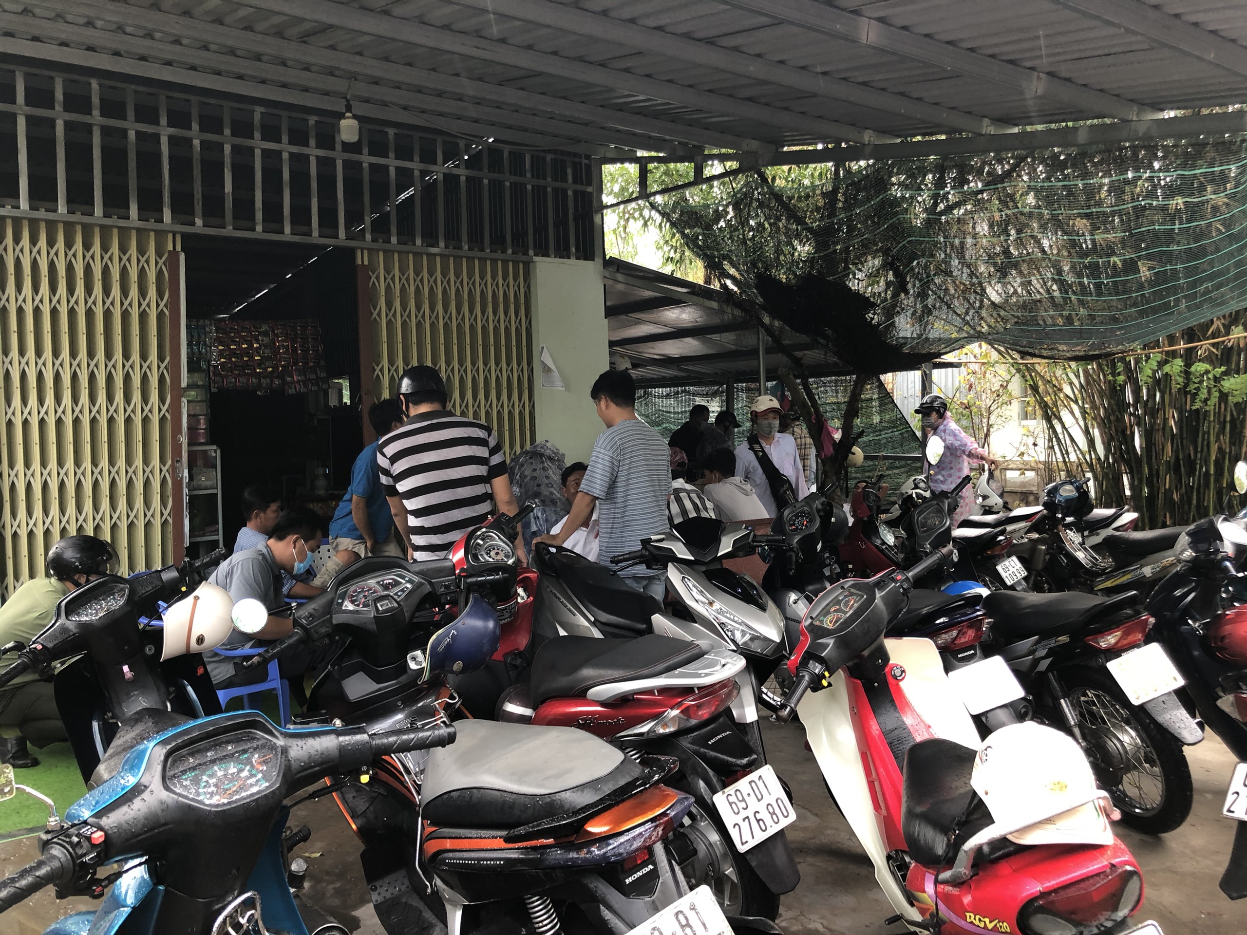 Ph&aacute; trường g&agrave; do &ldquo;&Uacute;t trọc&rdquo; G&ograve; C&ocirc;ng Đ&ocirc;ng cầm đầu, mỗi ng&agrave;y đ&aacute; 10-12 trận - Ảnh 3.