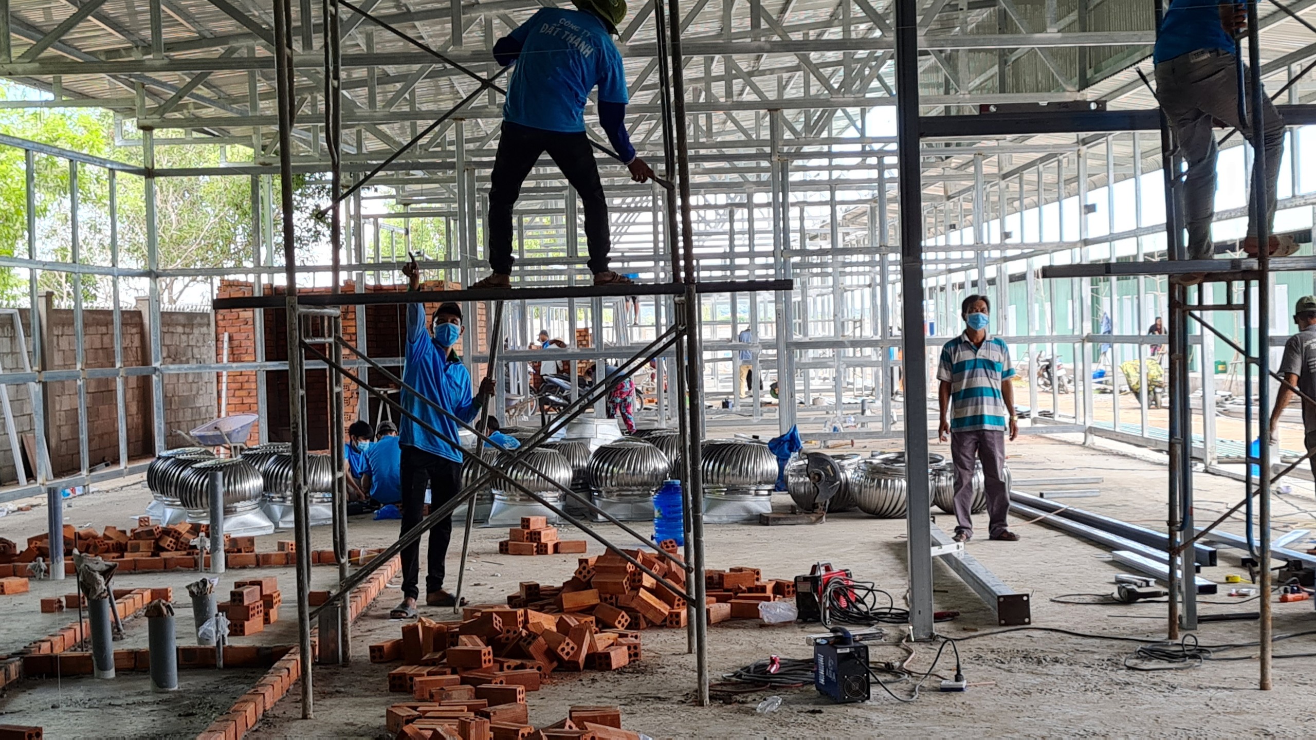 B&aacute;c sĩ Bệnh viện Chợ Rẫy n&oacute;i về x&acirc;y bệnh viện d&atilde; chiến ở H&agrave; Ti&ecirc;n - Ảnh 3.