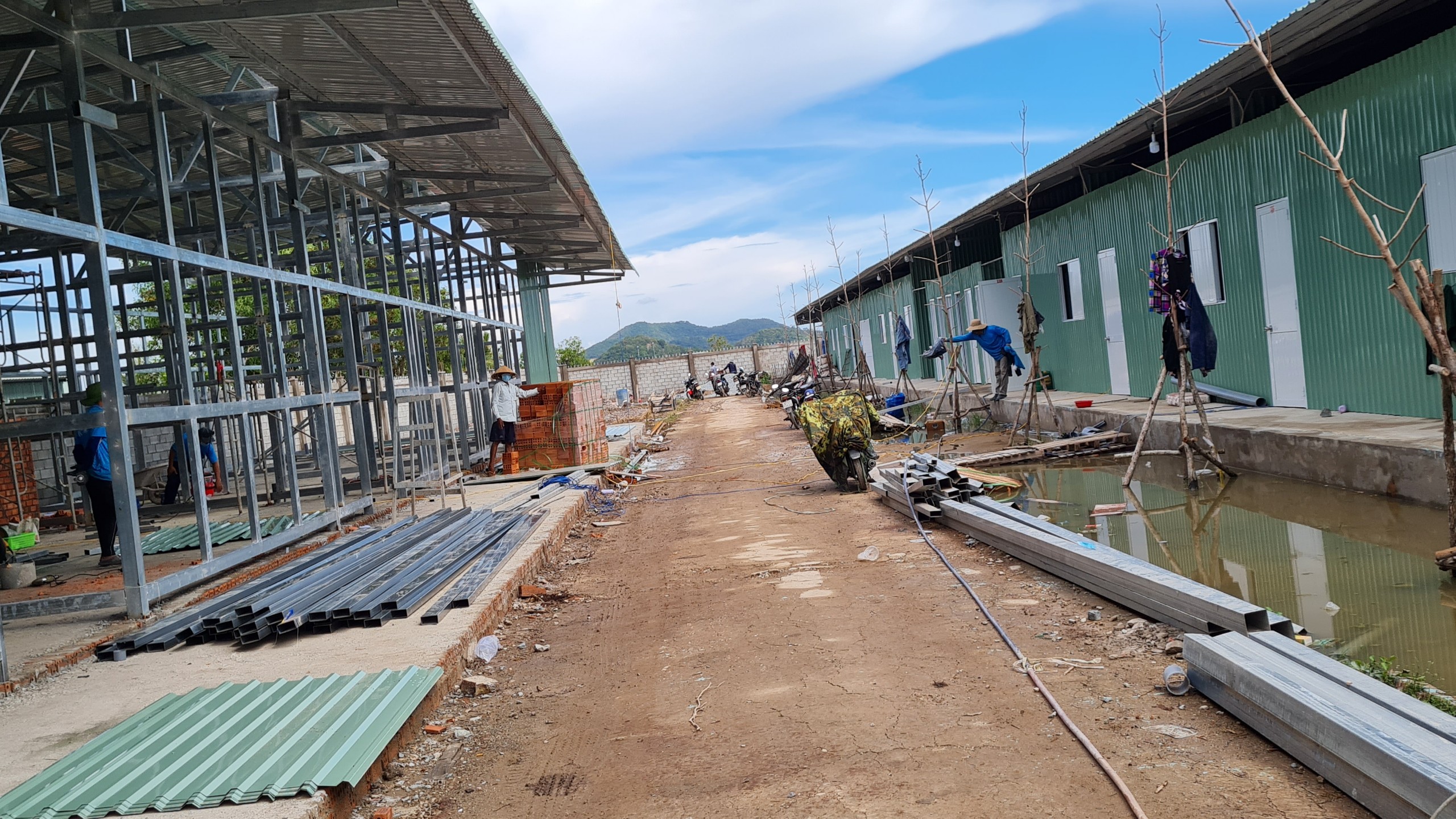 B&aacute;c sĩ Bệnh viện Chợ Rẫy n&oacute;i về x&acirc;y bệnh viện d&atilde; chiến ở H&agrave; Ti&ecirc;n - Ảnh 7.