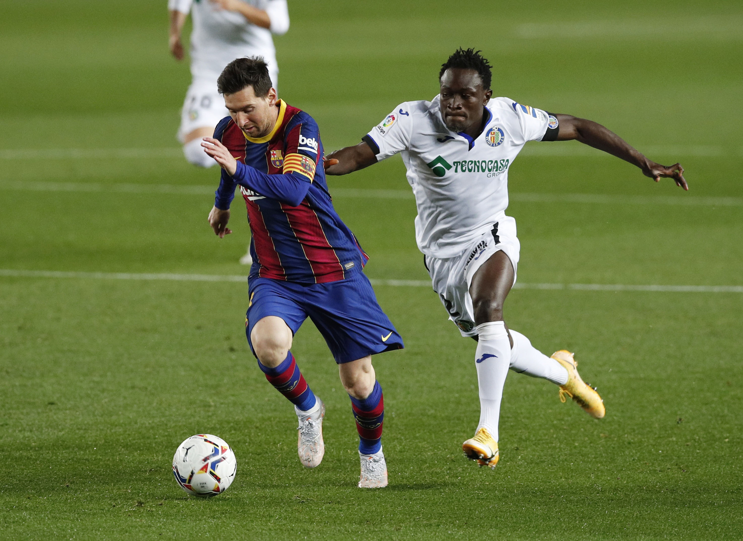 Messi nhảy m&uacute;a ghi b&agrave;n trước Getafe, Barcelona trở lại Top 3 La Liga - Ảnh 2.
