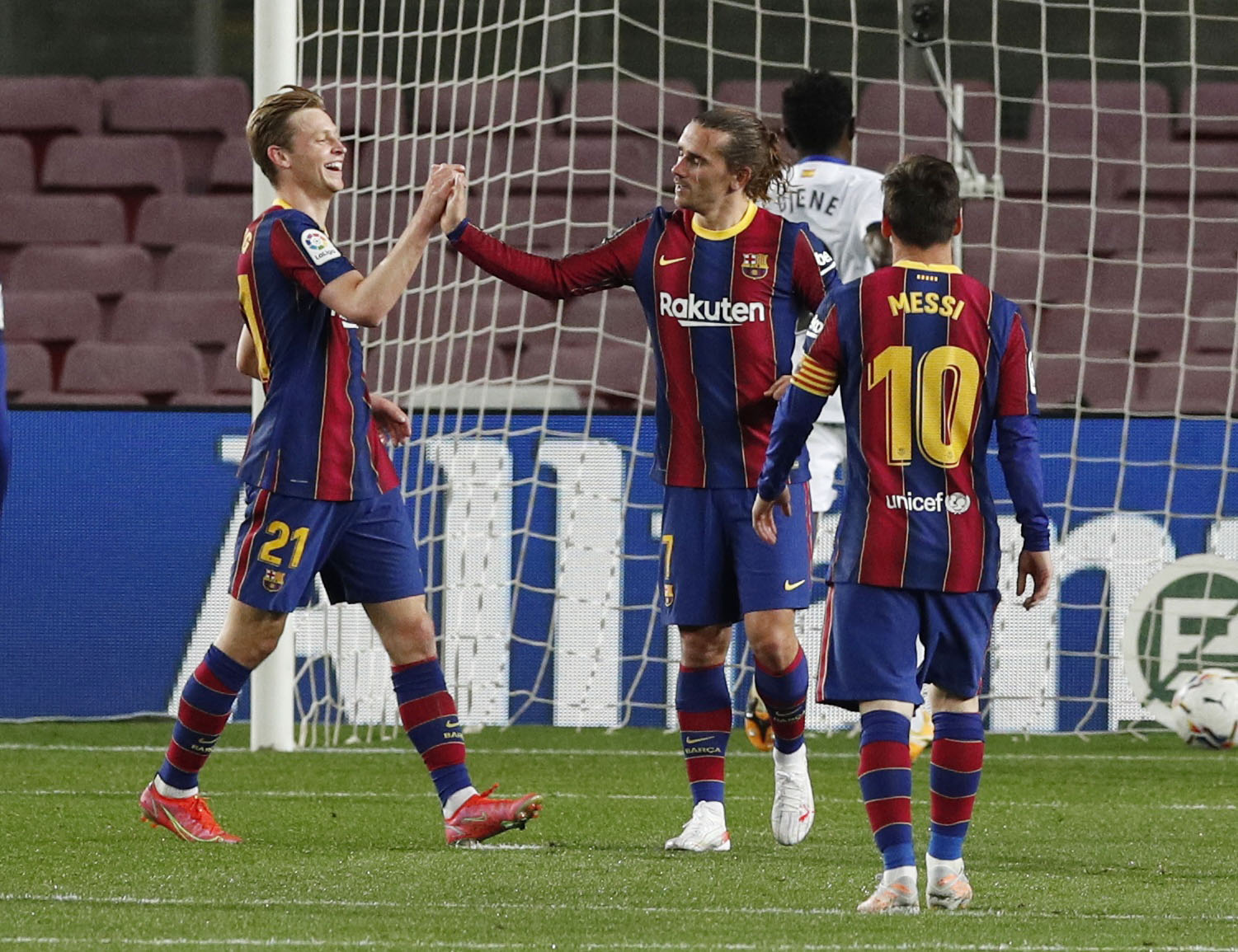 Messi nhảy m&uacute;a ghi b&agrave;n trước Getafe, Barcelona trở lại Top 3 La Liga - Ảnh 6.