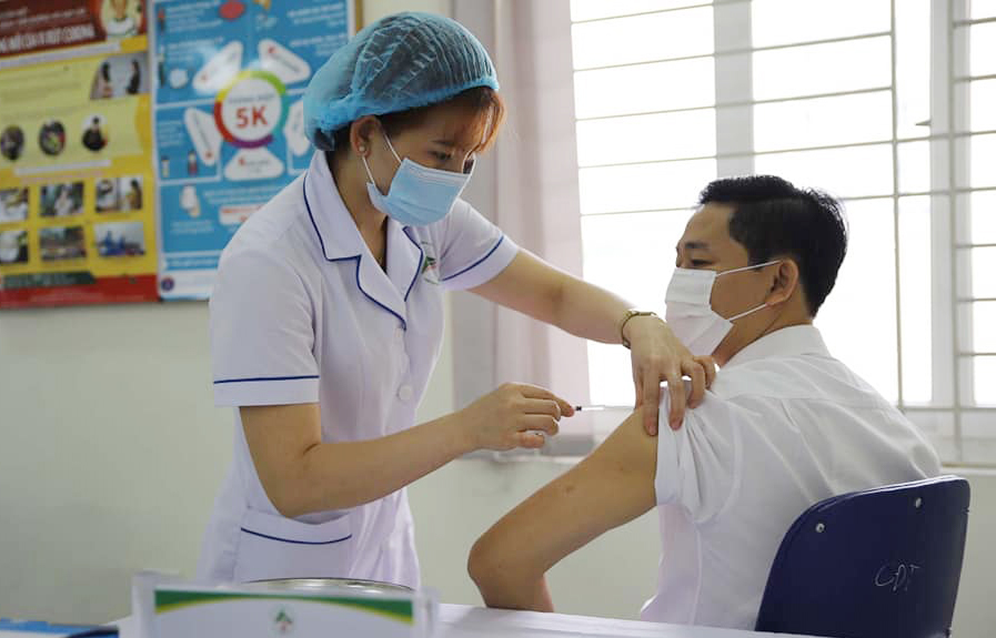 Bộ Y tế hướng dẫn dấu hiệu sớm của hiện tượng đông máu sau tiêm vắc-xin Covid-19
