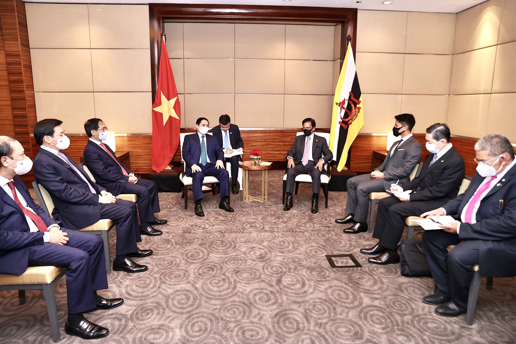 Thủ tướng Phạm Minh Ch&iacute;nh hội kiến Quốc vương Brunei - Ảnh 2.