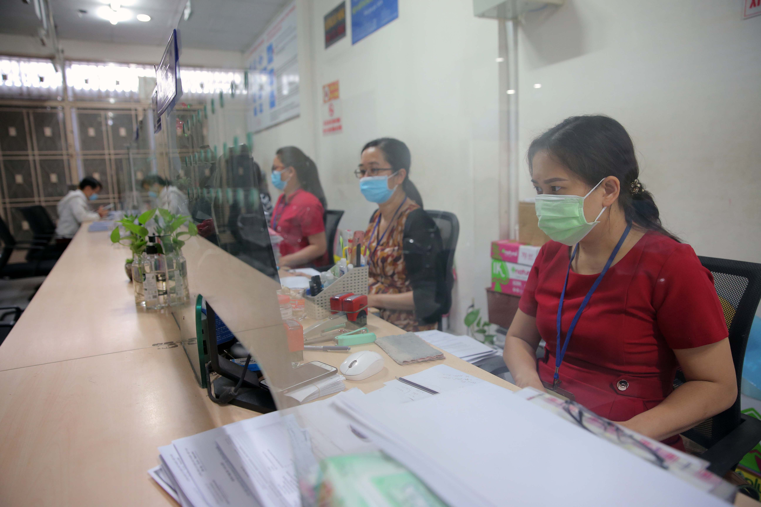 Chuyển đổi số để giảm tải hồ sơ hành chính