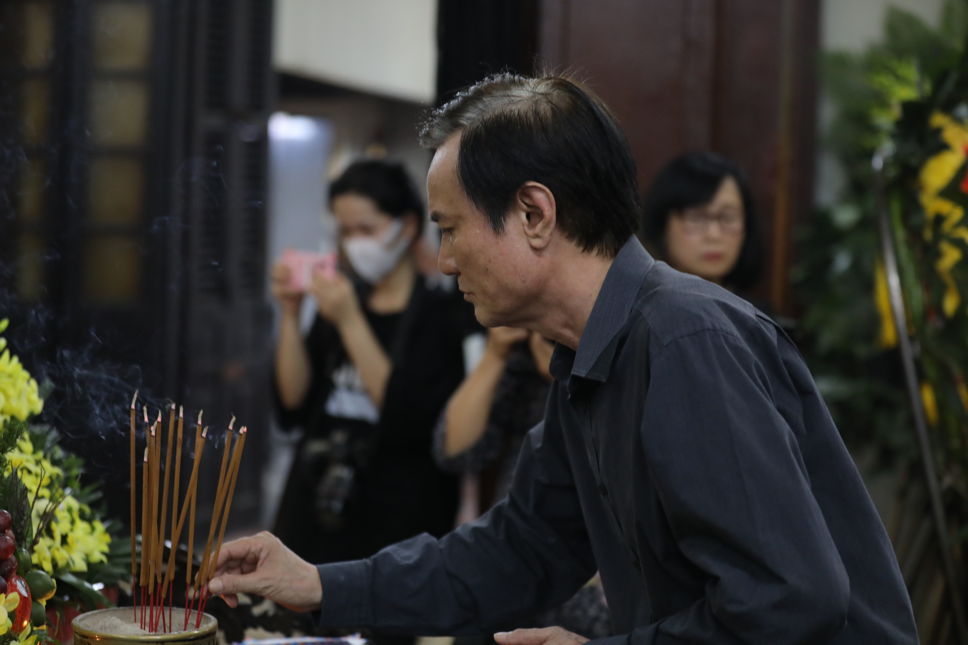 Xúc động tiễn đưa nhà thơ Hoàng Nhuận Cầm - Ảnh 12.