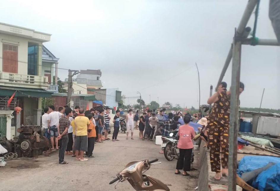 Ph&aacute;t hiện thi thể 2 học sinh chết đuối dạt v&agrave;o bờ biển - Ảnh 1.
