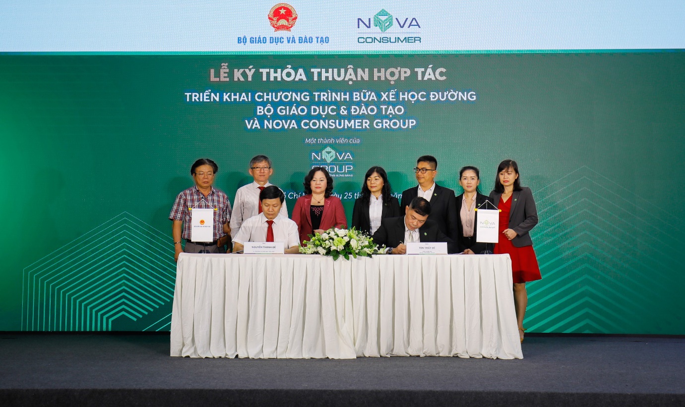 Nova Consumer Group mang Bữa xế học đường tới 5000 học sinh tiểu học - Ảnh 1. Nova Consumer Group mang Bữa xế học đường tới 5000 học sinh tiểu học - Ảnh 1.