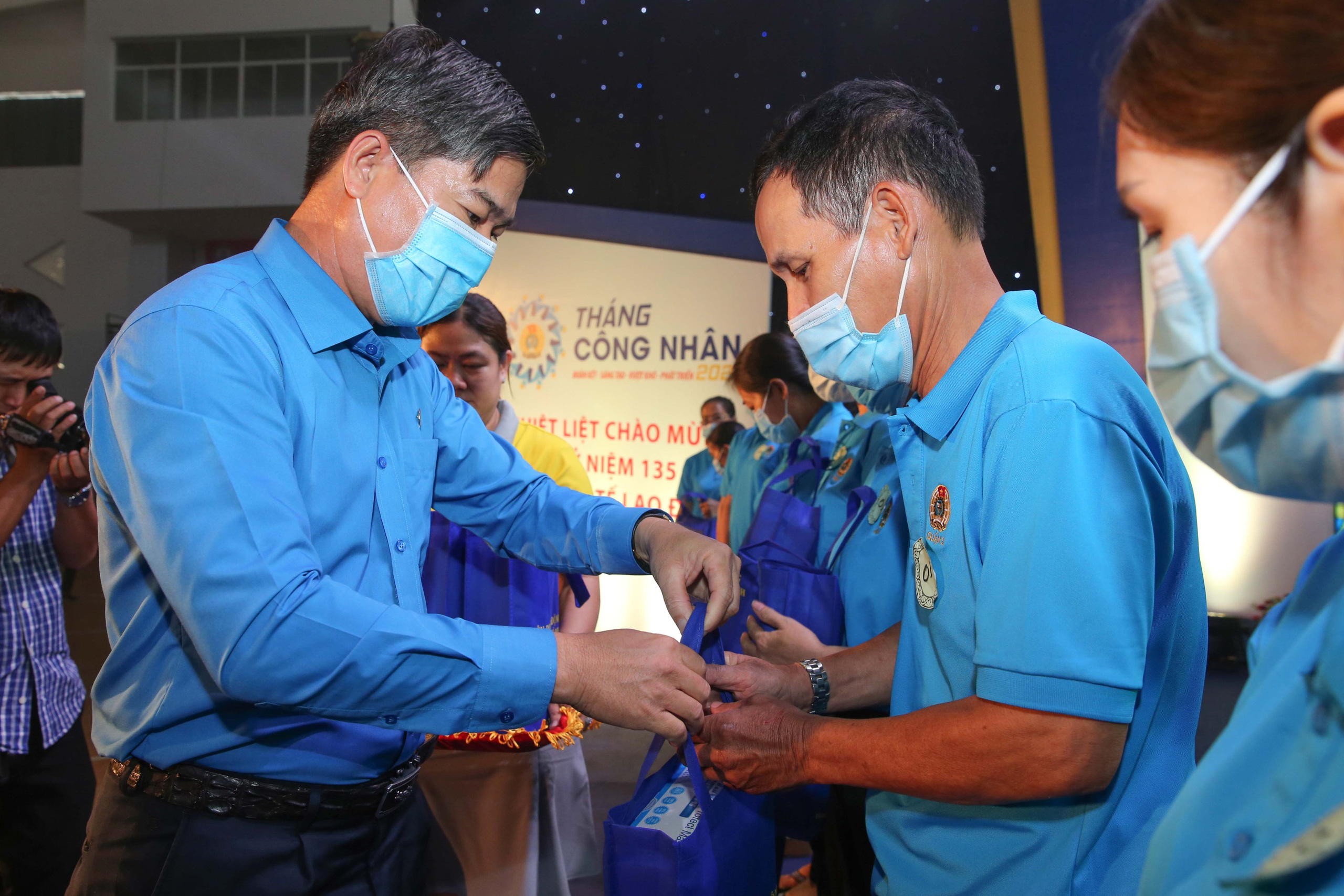 Tưng bừng khai mạc Th&aacute;ng C&ocirc;ng nh&acirc;n - Ảnh 6.