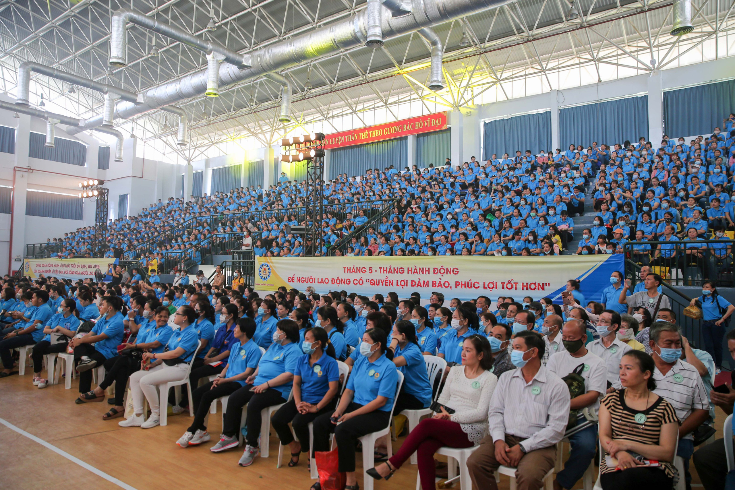 Tưng bừng khai mạc Th&aacute;ng C&ocirc;ng nh&acirc;n - Ảnh 1.