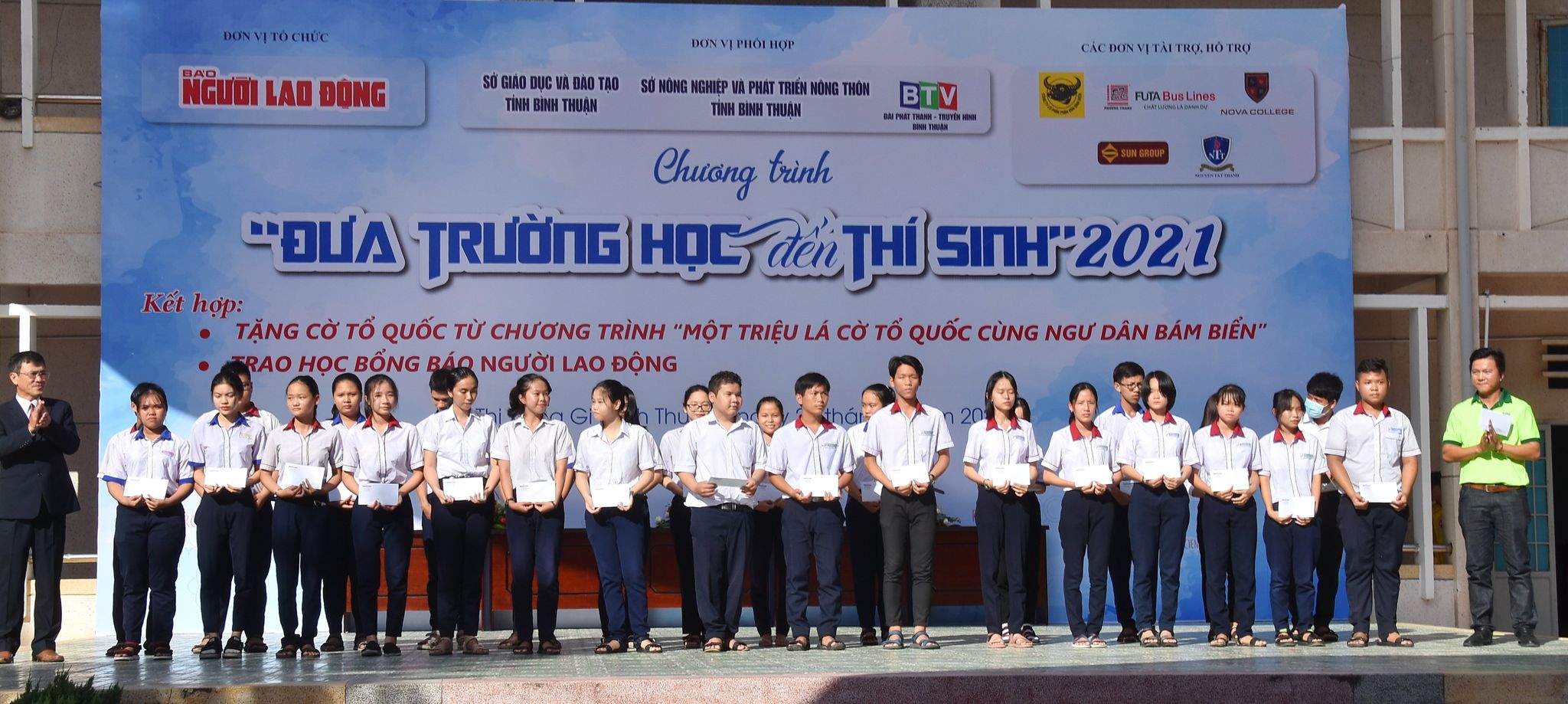 Đưa trường học đến thí sinh Bình Thuận: Tâm lý học có phải là ngành khua môi múa mép? - Ảnh 10.