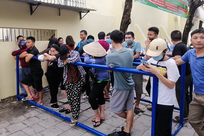 Sốt v&eacute; tại Thanh H&oacute;a trước trận l&agrave;m kh&aacute;ch của thầy tr&ograve; HLV Kiatisuk - Ảnh 7.