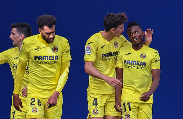 Antoine Griezmann ch&oacute;i s&aacute;ng, Barcelona sắp chạm tay đến ng&ocirc;i v&ocirc; địch La Liga - Ảnh 2.