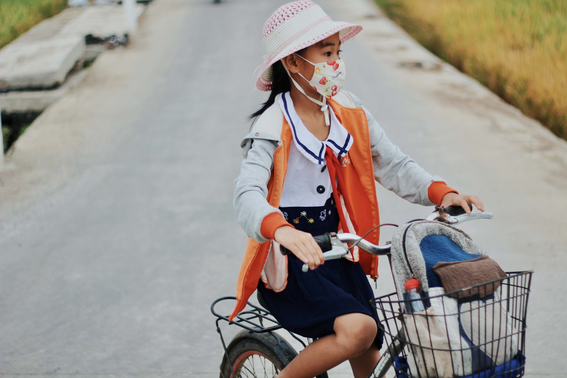 Ph&uacute; Y&ecirc;n kh&ocirc;ng chỉ c&oacute; hoa v&agrave;ng tr&ecirc;n cỏ xanh - Ảnh 18.