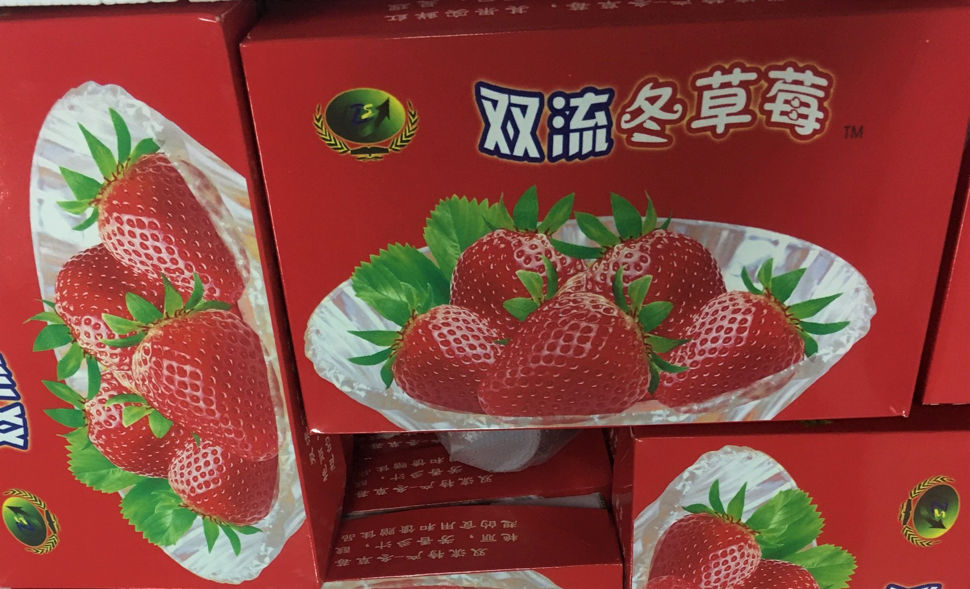 Ph&aacute;t hiện l&ocirc; d&acirc;u t&acirc;y Trung Quốc nhập lậu v&agrave;o Đ&agrave; Lạt bằng đường h&agrave;ng kh&ocirc;ng - Ảnh 2.