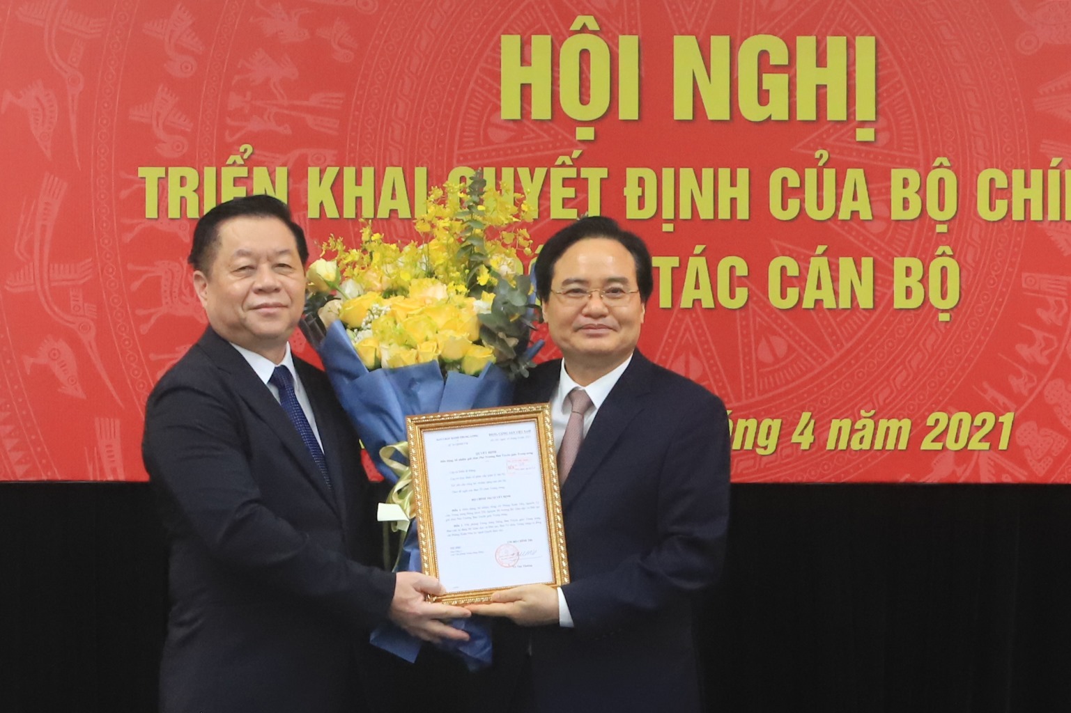 Nguy&ecirc;n Bộ trưởng Ph&ugrave;ng Xu&acirc;n Nhạ l&agrave;m Ph&oacute; Trưởng Ban Tuy&ecirc;n gi&aacute;o Trung ương - Ảnh 1.