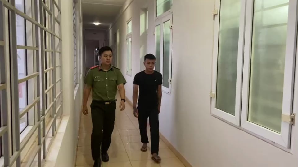 Lên Facekook lăng mạ, vu khống công an làm căn cước công dân