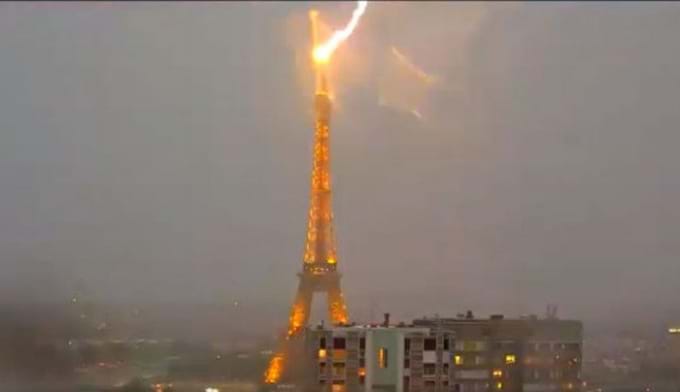 10 giai thoại &iacute;t người biết về th&aacute;p Eiffel - Ảnh 4.
