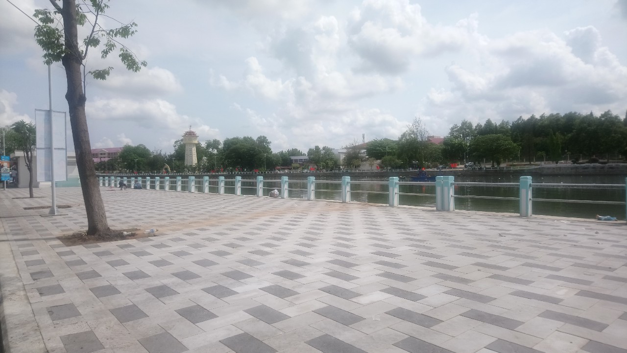 Mới chỉnh trang, kè sông Cà Ty - Bình Thuận tan nát sau cơn mưa - Ảnh 5.