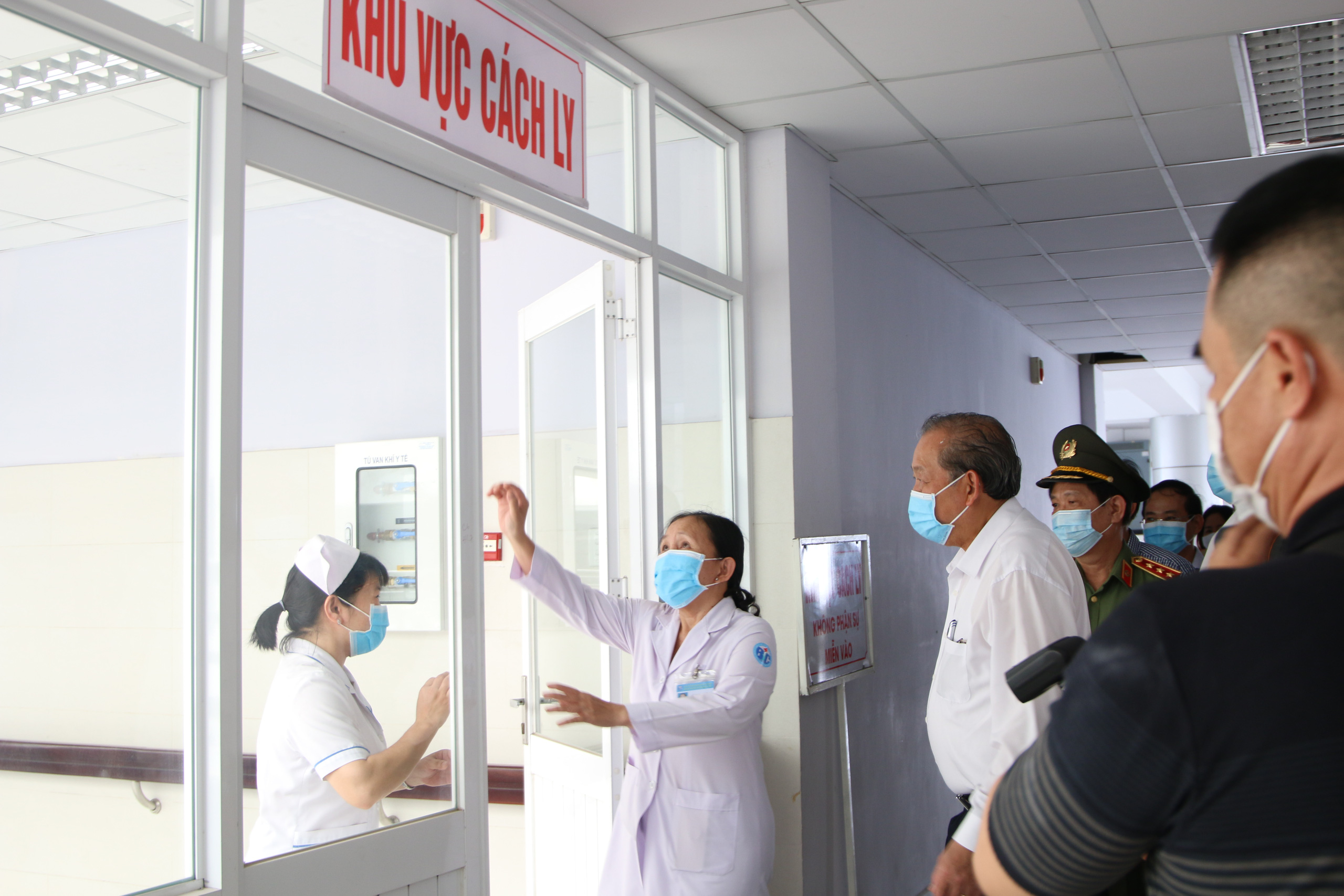 Phó Thủ tướng thường trực Trương Hòa Bình yêu cầu không lơ là trong chống dịch Covid-19