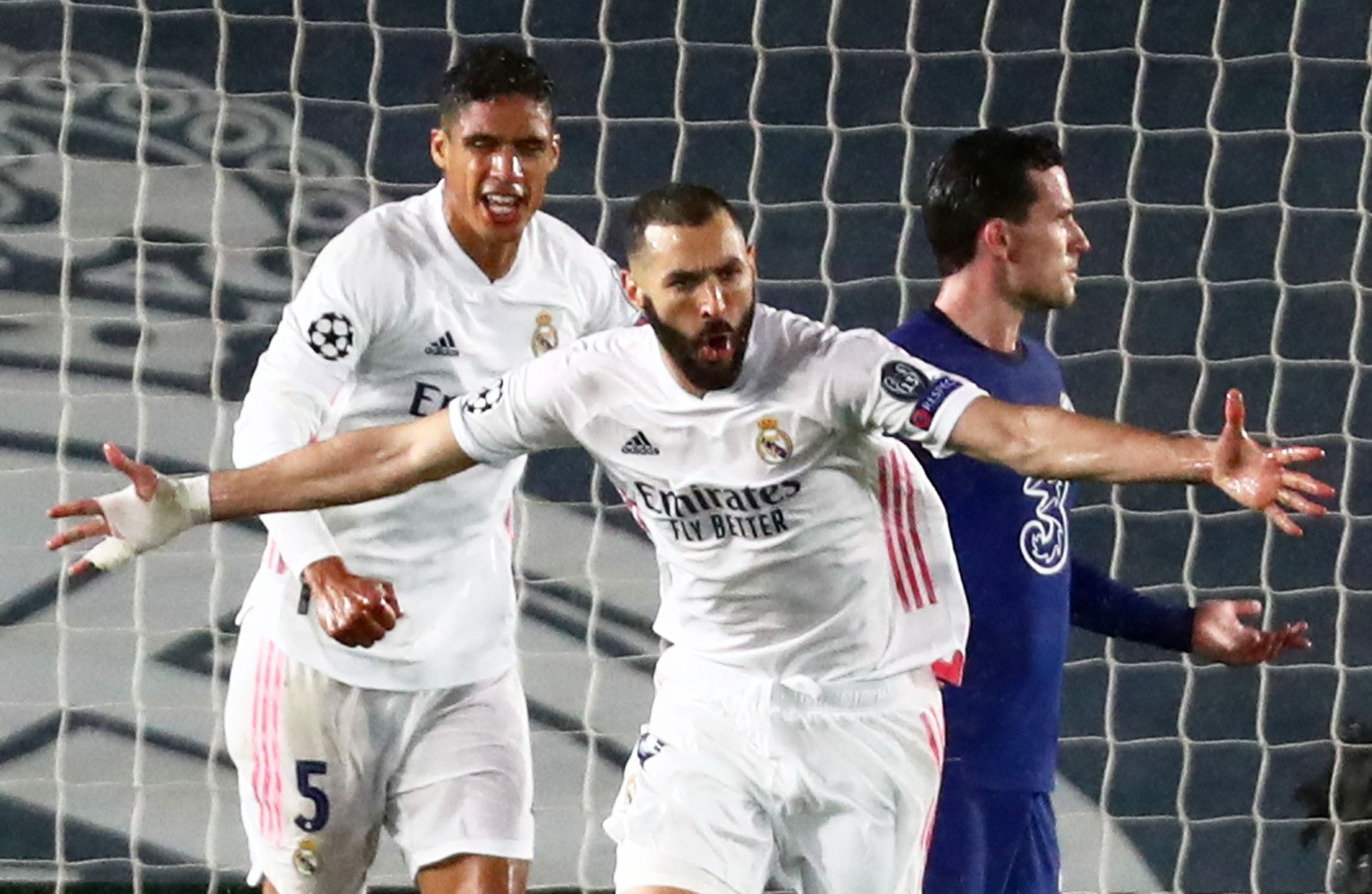 Real Madrid thoát hiểm trước Chelsea, HLV Zidane hoan hỉ