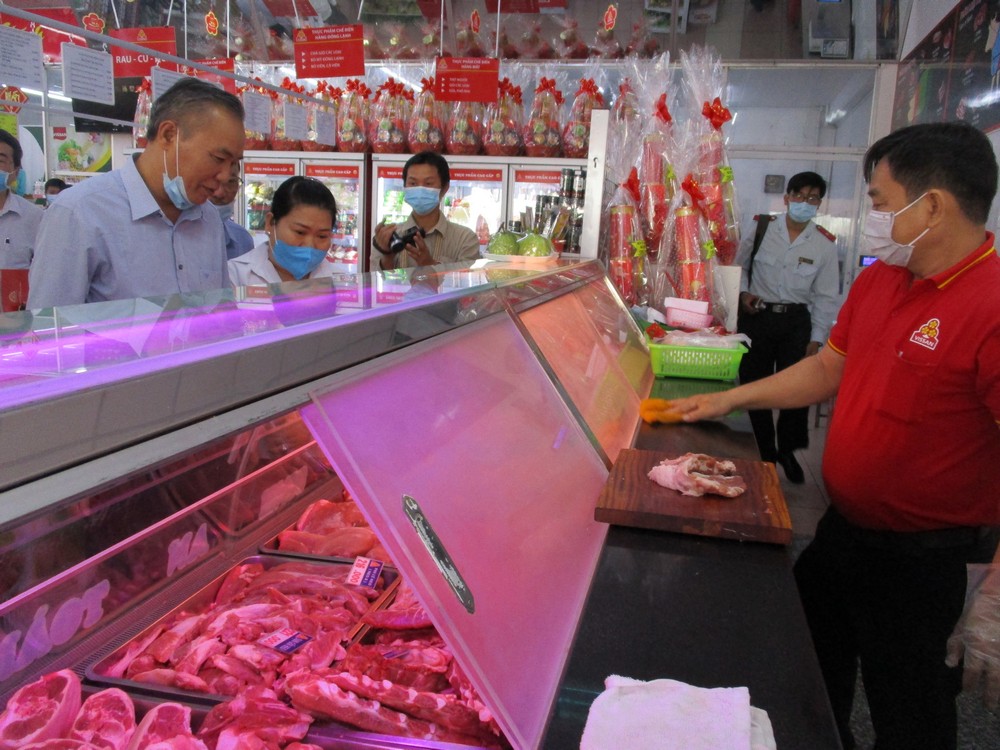 C&oacute; vắc-xin ph&ograve;ng tả heo ch&acirc;u Phi, gi&aacute; heo vẫn cao k&eacute;o d&agrave;i - Ảnh 1.