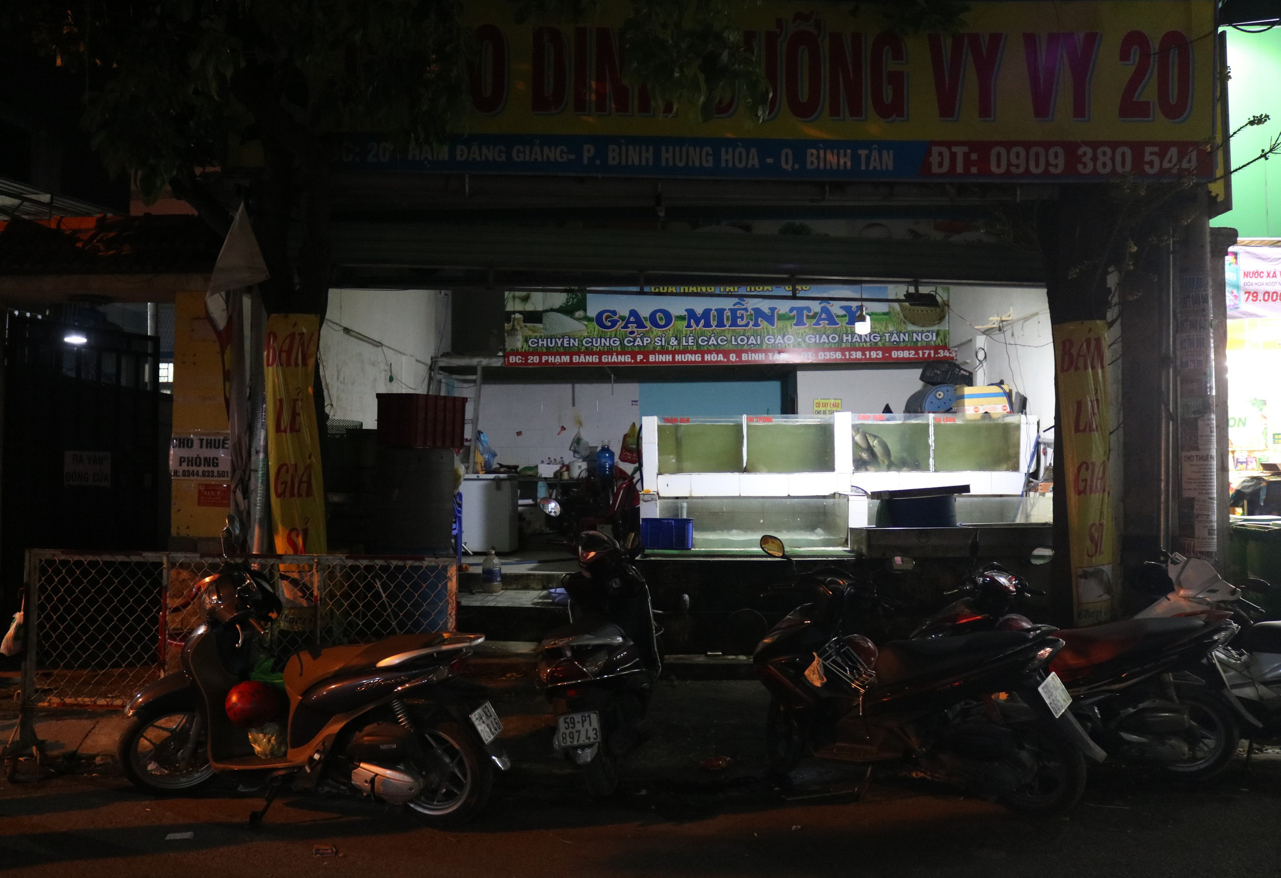 TP HCM phong tỏa 1 khu vực ở B&igrave;nh T&acirc;n li&ecirc;n quan ca Covid-19 - Ảnh 1.