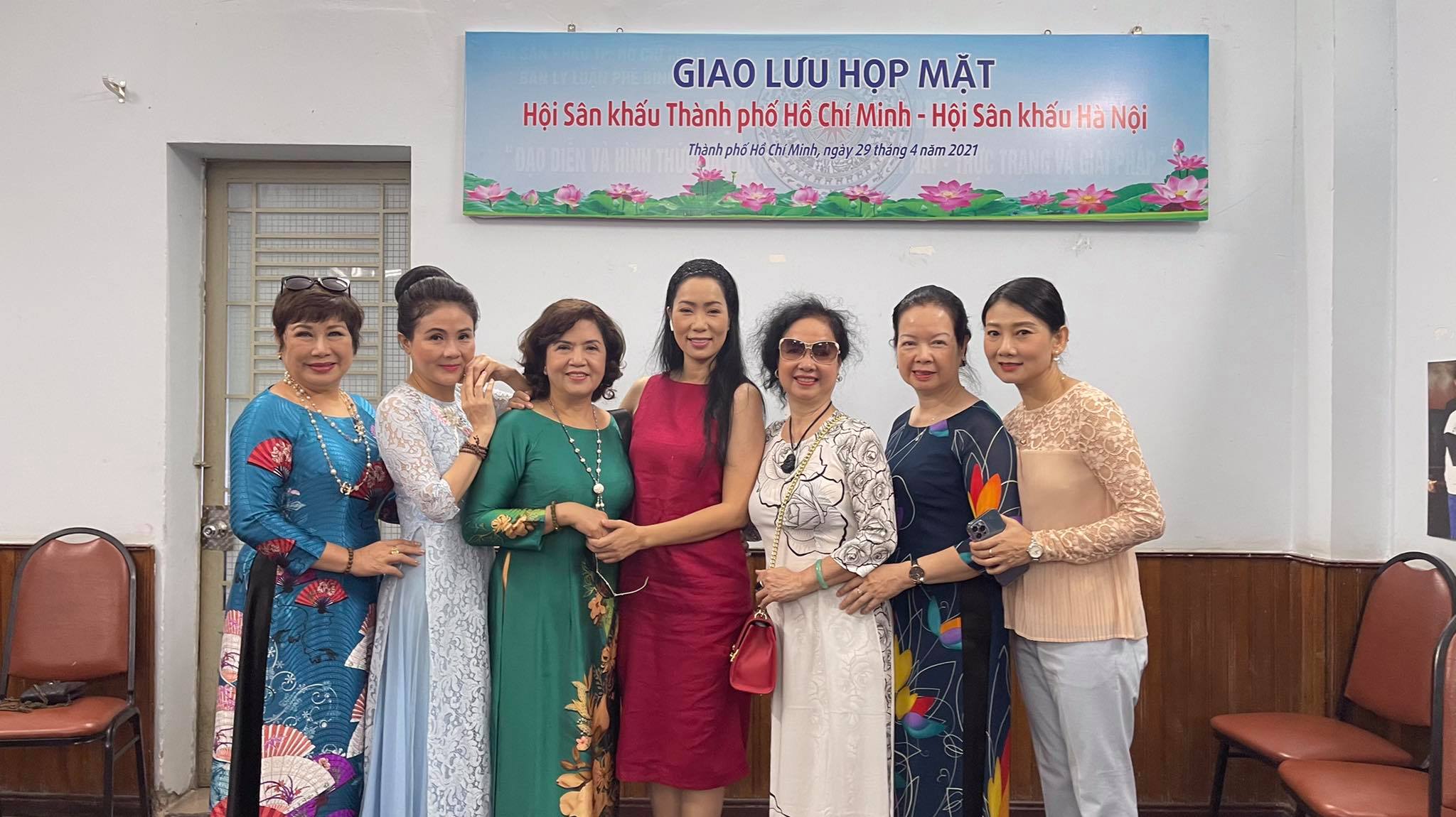 Nghệ sĩ hai miền giao lưu nhân kỷ niệm 46 năm thống nhất đất nước