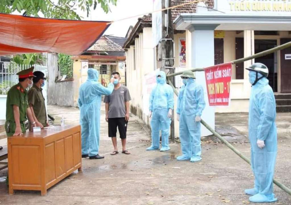 C&oacute; 5 người dương t&iacute;nh SARS-CoV-2, H&agrave; Nam đ&oacute;ng cửa ng&ocirc;i ch&ugrave;a lớn nhất thế giới - Ảnh 3.