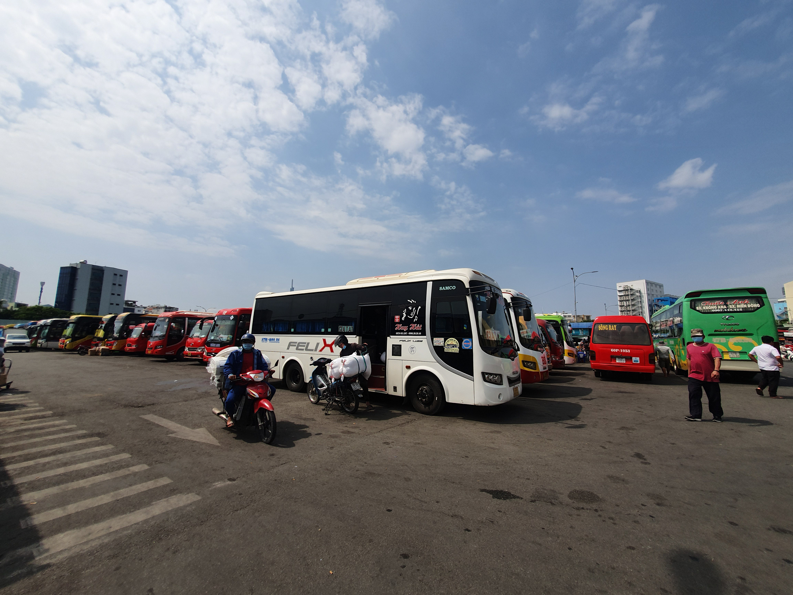 Bến xe Miền Đông cũ đang nóng dần lên - Ảnh 5.