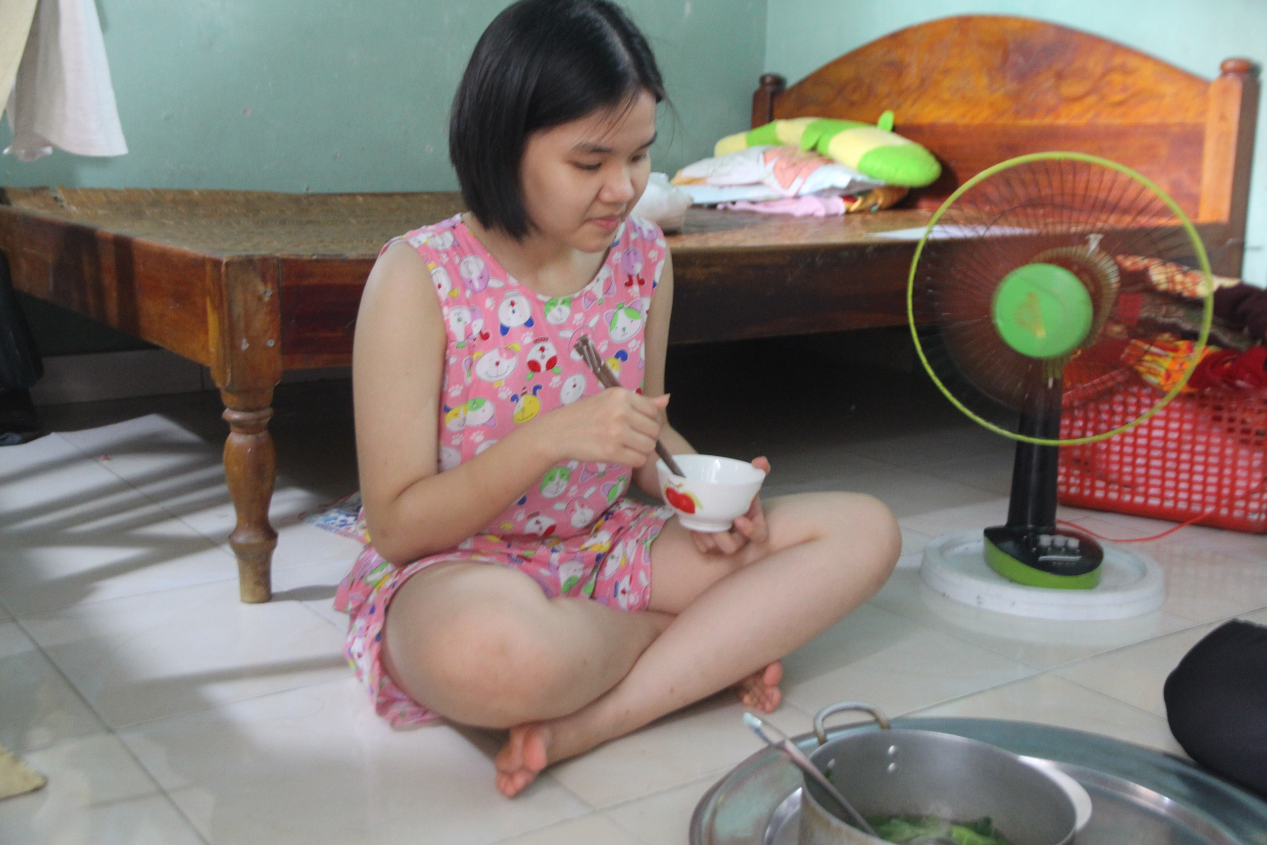 C&ocirc; học tr&ograve; trường chuy&ecirc;n Nguyễn Bỉnh Khi&ecirc;m ở Quảng Nam cần gi&uacute;p đỡ - Ảnh 5.