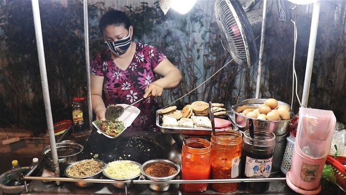5 thức qu&agrave; ăn chơi ở phố người Hoa - Ảnh 2.