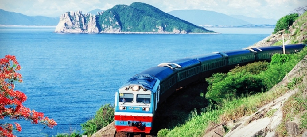 Mẹo “đánh bay” đau cổ, lưng khi đi tàu xe - Ảnh 1.