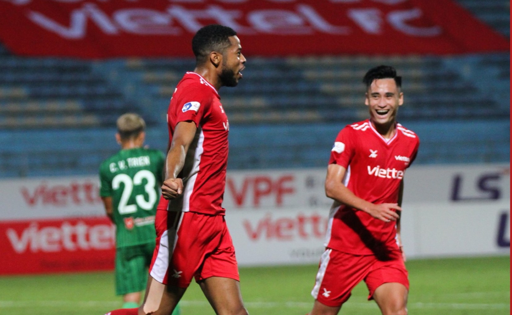 Sài Gòn FC thay tướng chưa đổi vận, Than Quảng Ninh gây bất ngờ - Ảnh 1.