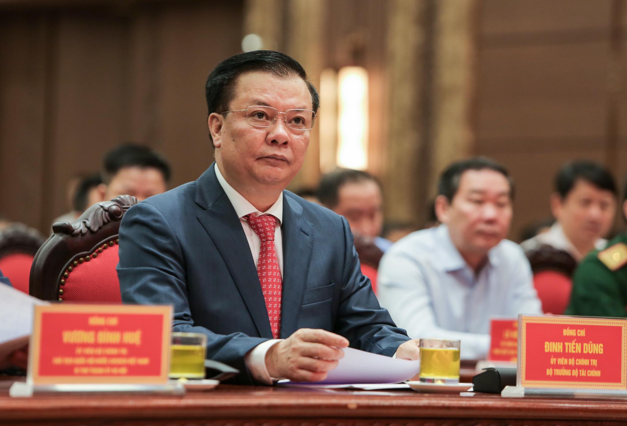 Công bố quyết định của Bộ Chính trị phân công ông Đinh Tiến Dũng làm Bí thư Thành ủy Hà Nội - Ảnh 7.