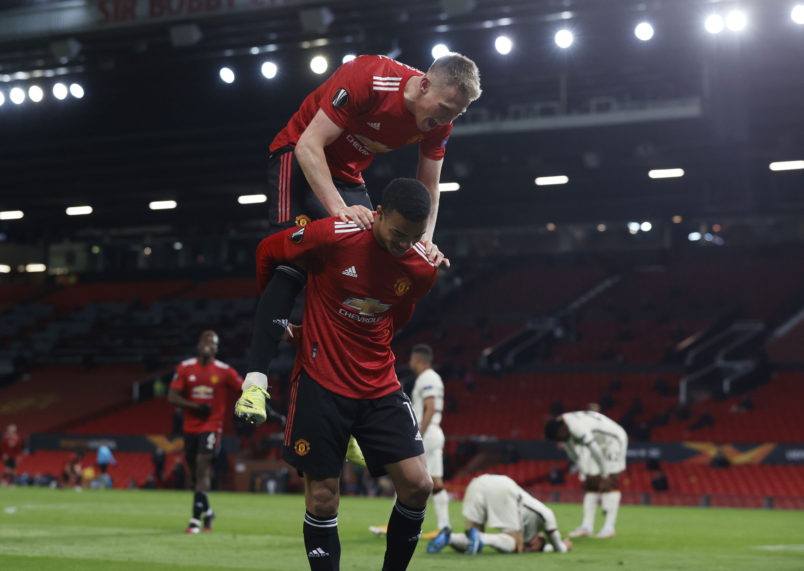 Đại thắng AS Roma, Man United đặt vé dự chung kết Europa League - Ảnh 7.