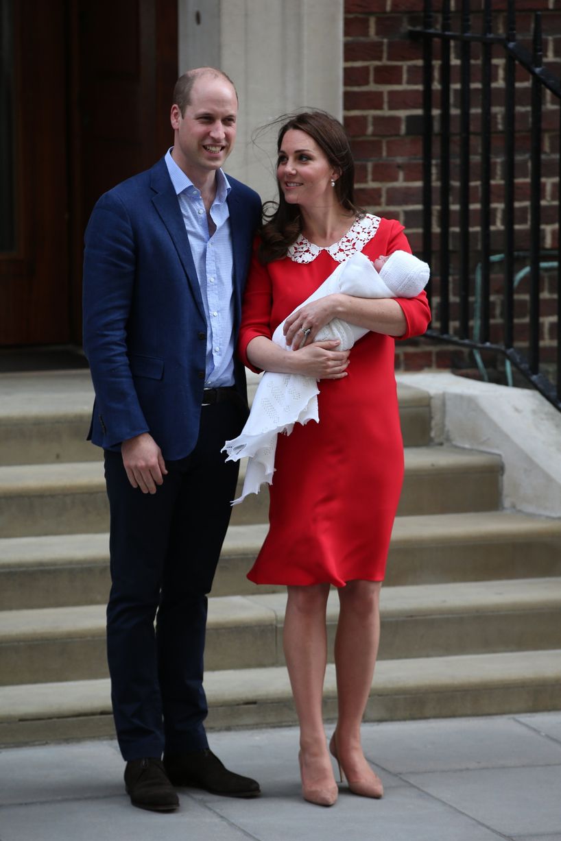10 năm h&ocirc;n nh&acirc;n ngọt ng&agrave;o của Ho&agrave;ng tử William v&agrave; C&ocirc;ng nương Kate - Ảnh 9.