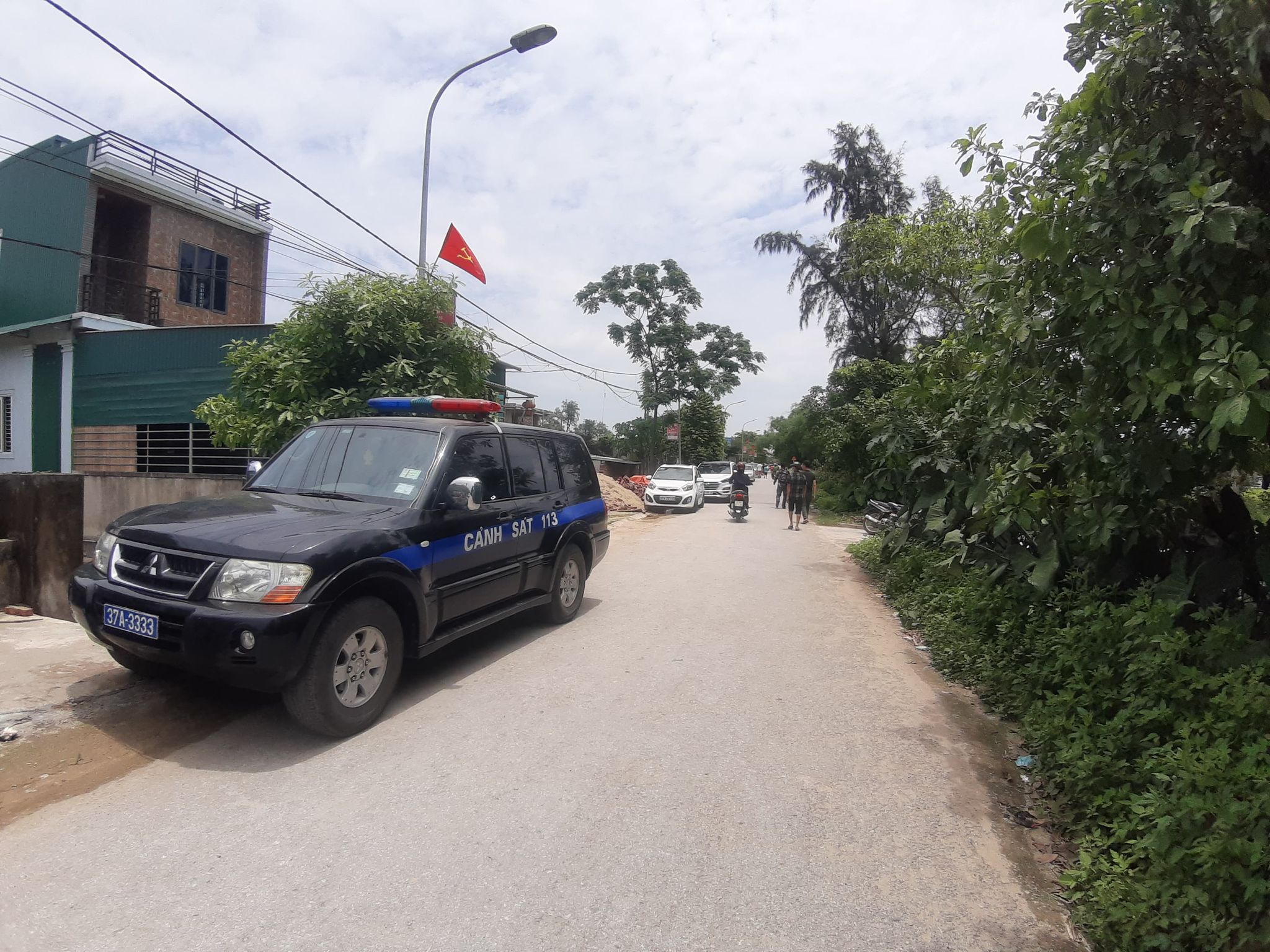 Vụ nổ súng bắn chết 2 người: Lời khai ban đầu của nghi phạm - Ảnh 3.