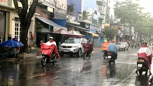 Mưa, gi&ocirc;ng bao tr&ugrave;m c&aacute;c khu vực trong cả nước - Ảnh 1.