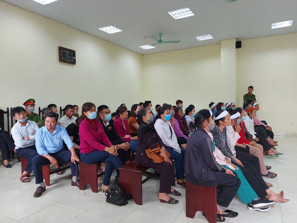 Kẻ đ&acirc;m chết cặp vợ chồng h&agrave;ng x&oacute;m n&oacute;i tại t&ograve;a giết người th&igrave; cứ tử h&igrave;nh - Ảnh 2.