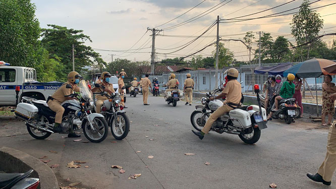 Chặn đua xe trái phép: Khó mấy cũng phải làm!