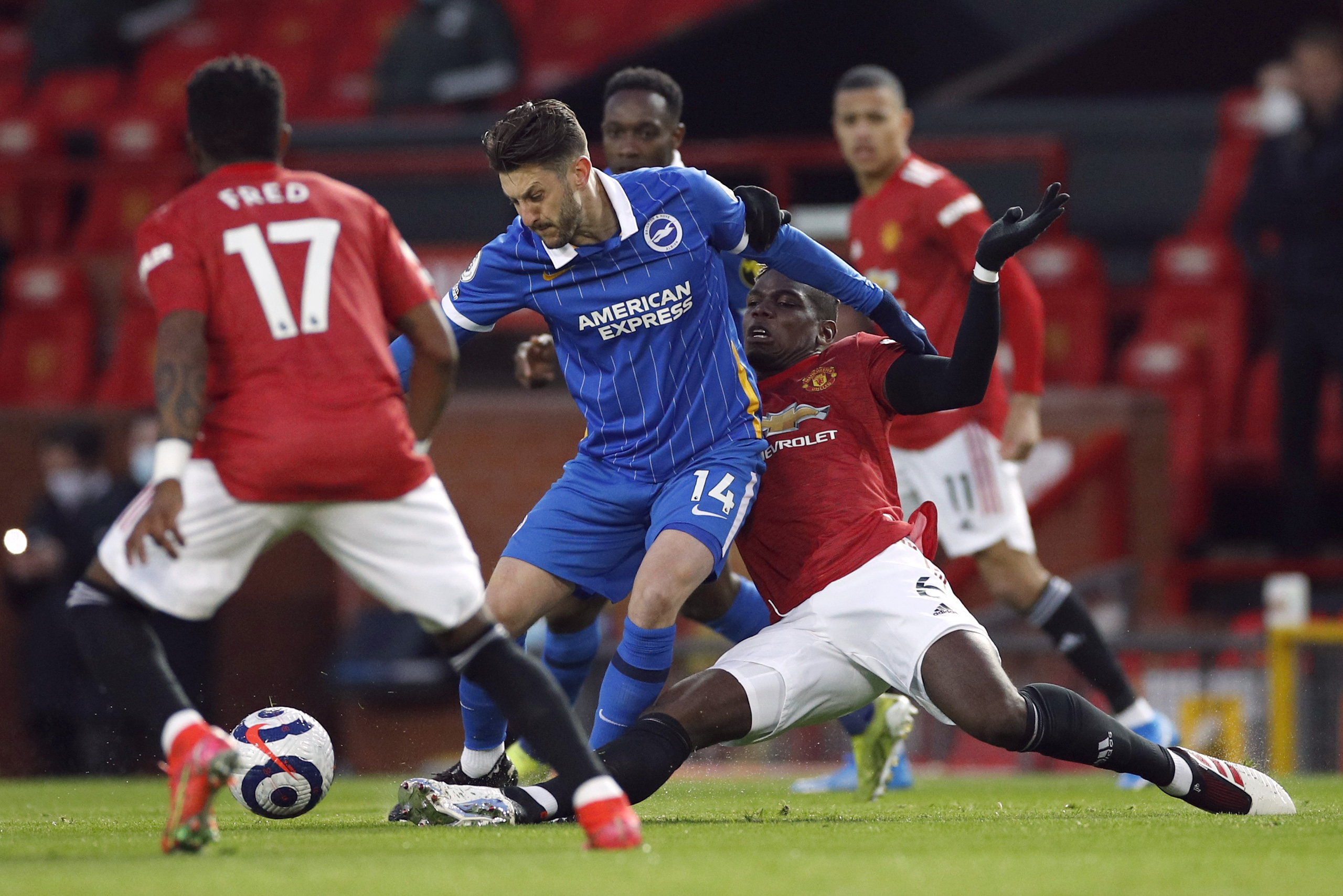 Cố nh&acirc;n gieo sầu, Man United tho&aacute;t hiểm ngoạn mục trước Brighton - Ảnh 1.