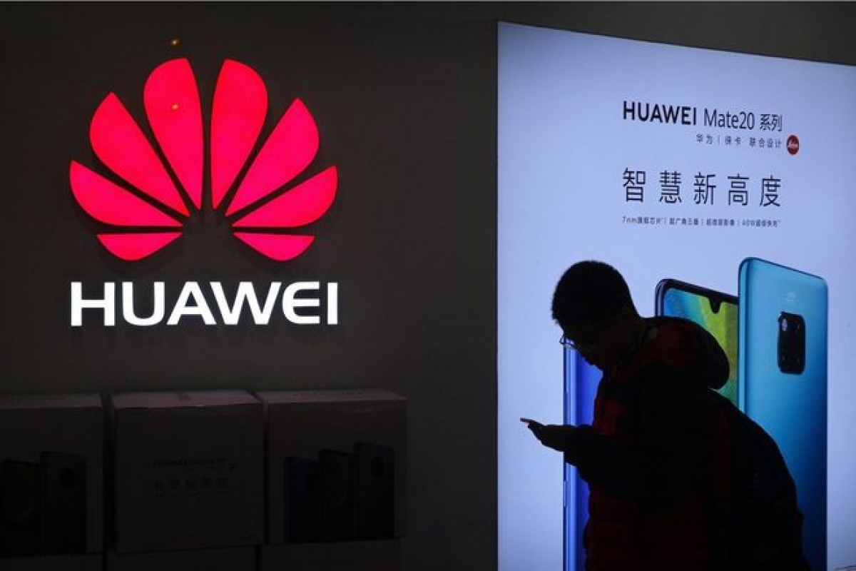 Huawei tham gia cuộc chiến với Nike, Adidas?