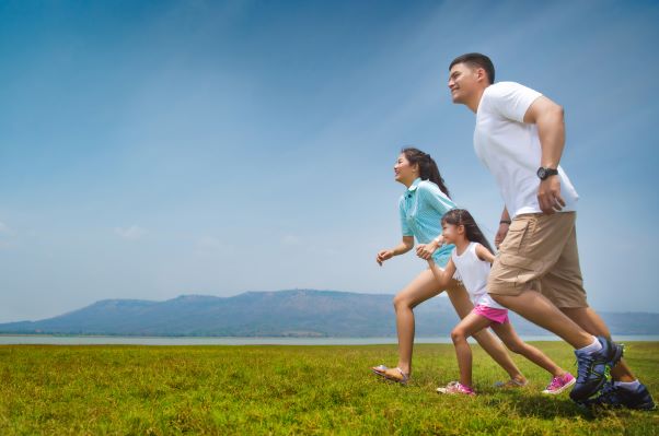 Đừng bỏ mặc con trẻ với mạng xã hội! (*): Hãy đồng hành, trải nghiệm cùng con!