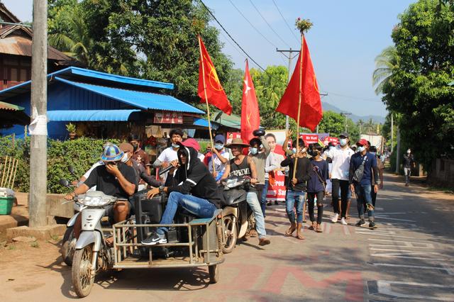 Quân đội Myanmar bắn người biểu tình, 1 nhà máy bị đốt